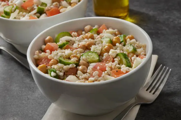 Ensalada griega con cebada