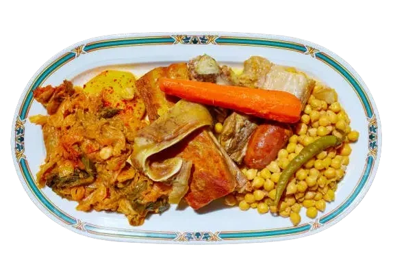 Cocidos: Una bandeja con cocido maragato