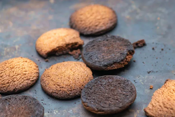 Galletas quemadas por un exceso de horneado